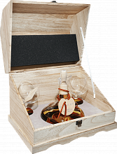 Grappa Di Barolo Invecchiata Mazzetti d’Altavilla (gift box with 2 glasses)